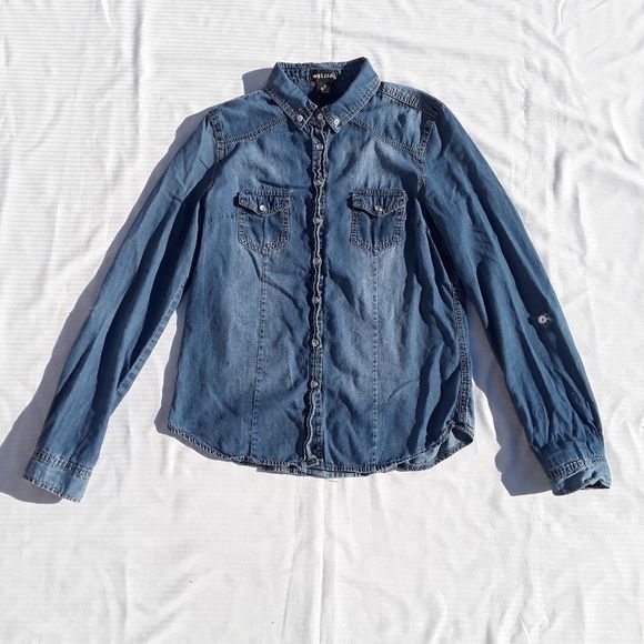 Wet Seal Tops - Wet Seal Chambray top